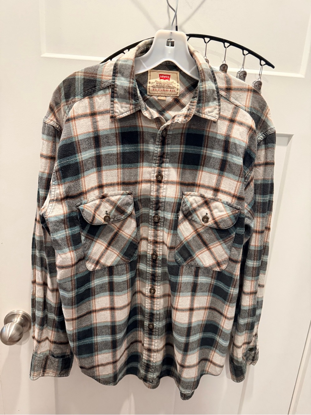 Levi’s Women’s Medium Plaid Flannel Shirt Button Front Workwear Pockets